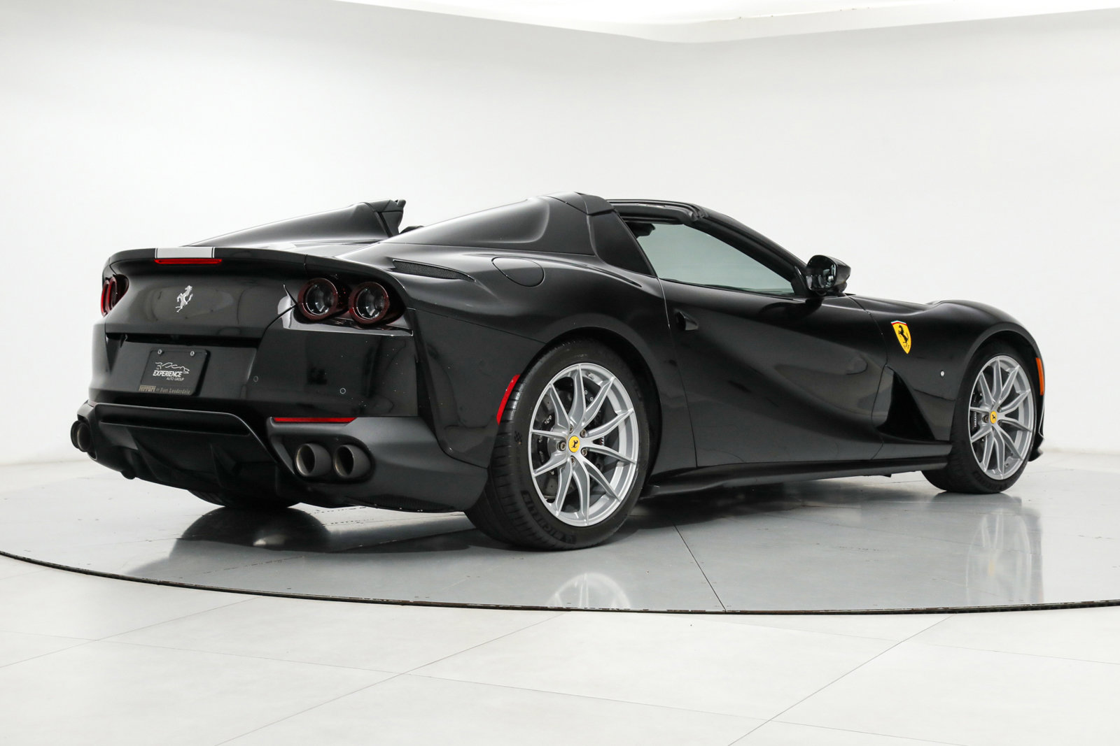 2023 Ferrari 812 GTS photo 2