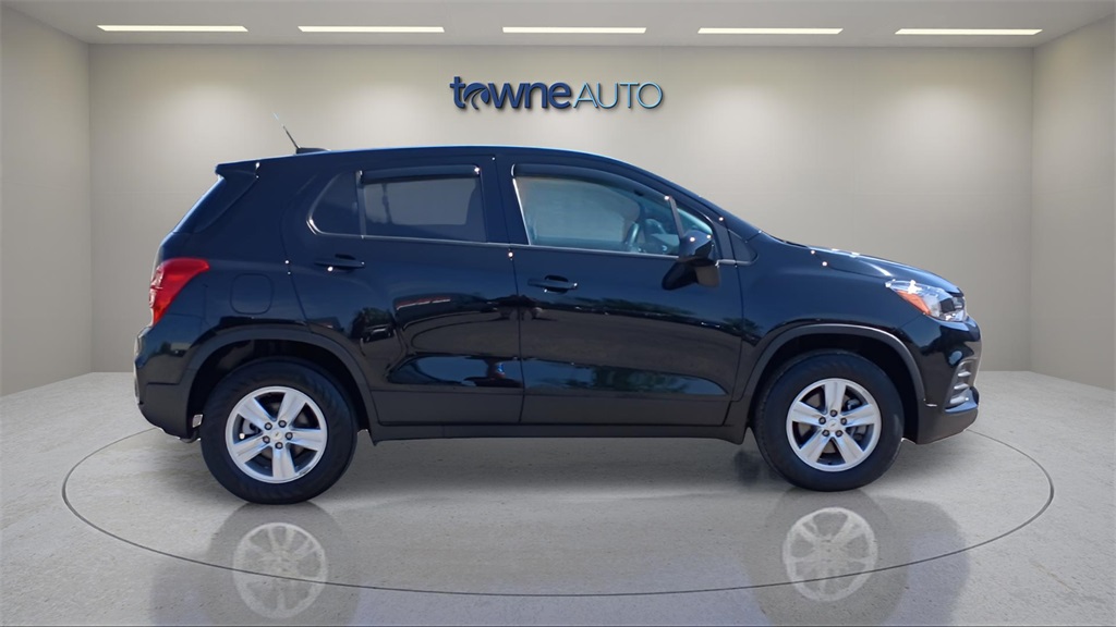 2022 Chevrolet Trax LS photo 6
