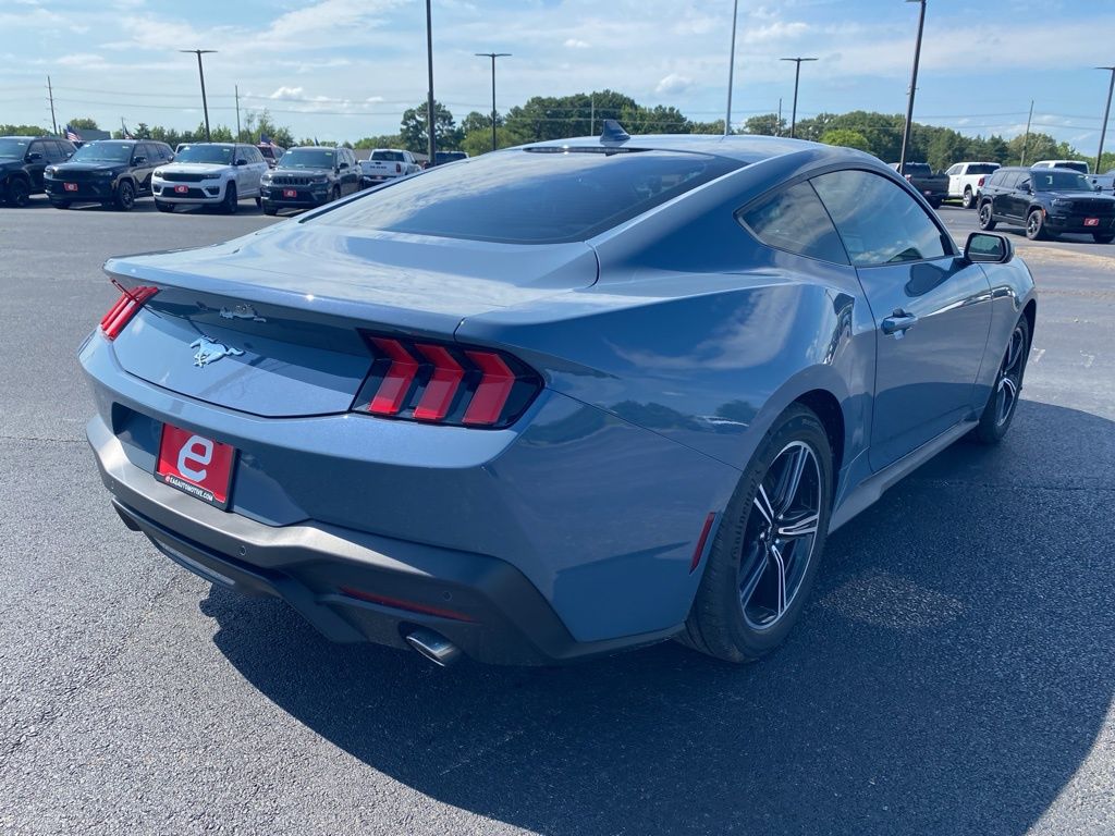 2025 Ford Mustang EcoBoost photo 7