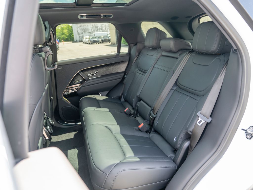 2025 Land Rover Range Rover Sport SE photo 20