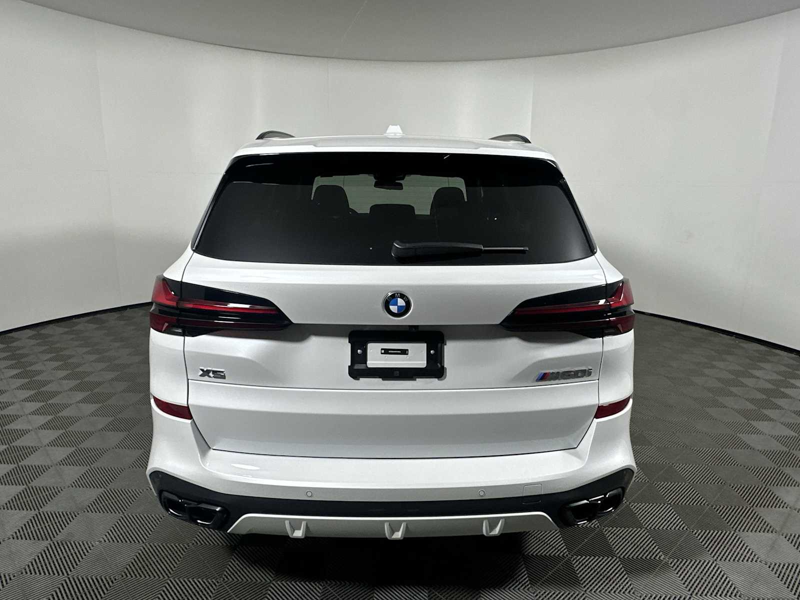 2026 Bmw X5 M60i photo 2