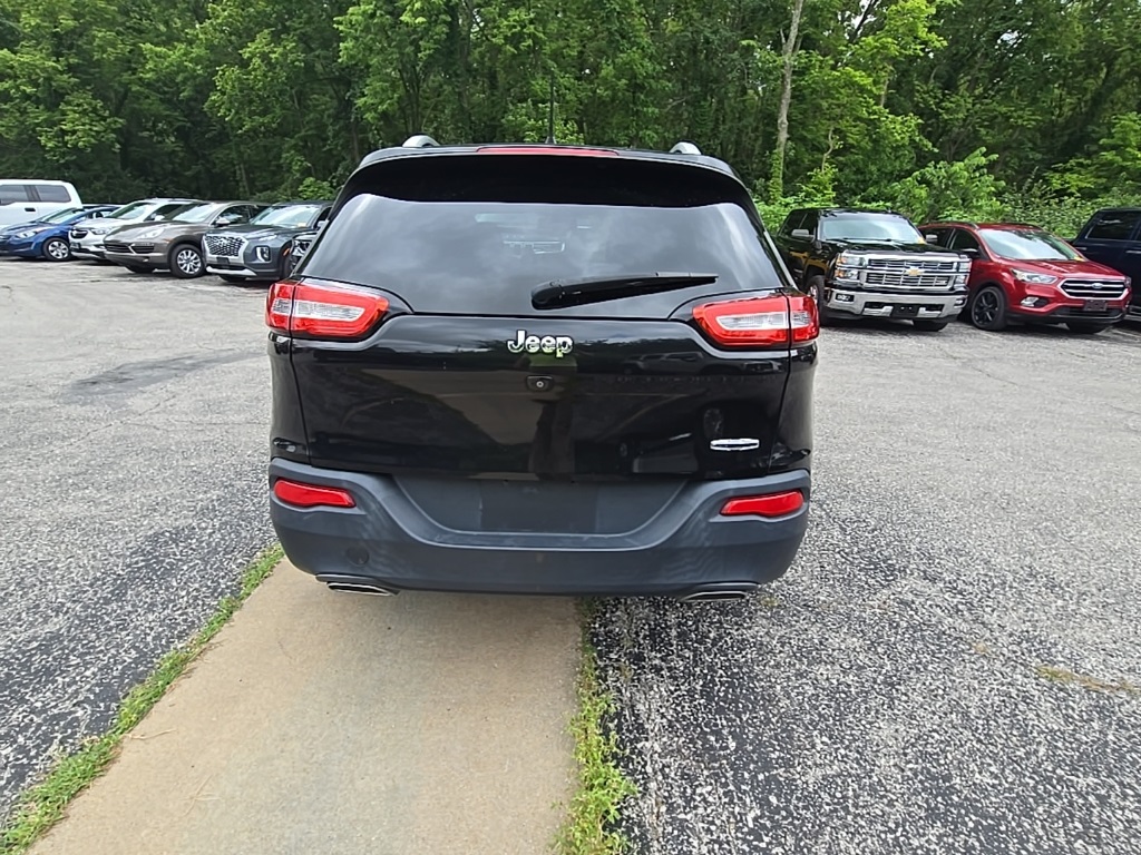 2016 Jeep Cherokee Latitude photo 4