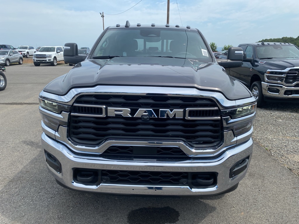 2025 Ram 2500 Tradesman photo 2