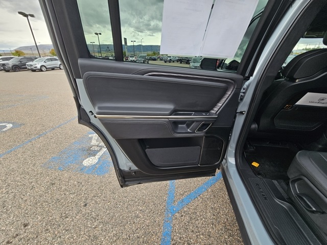 2023 Rivian R1S Adventure photo 14