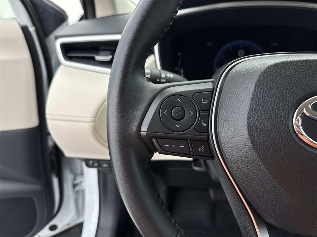 2024 Toyota Corolla Cross XLE photo 20