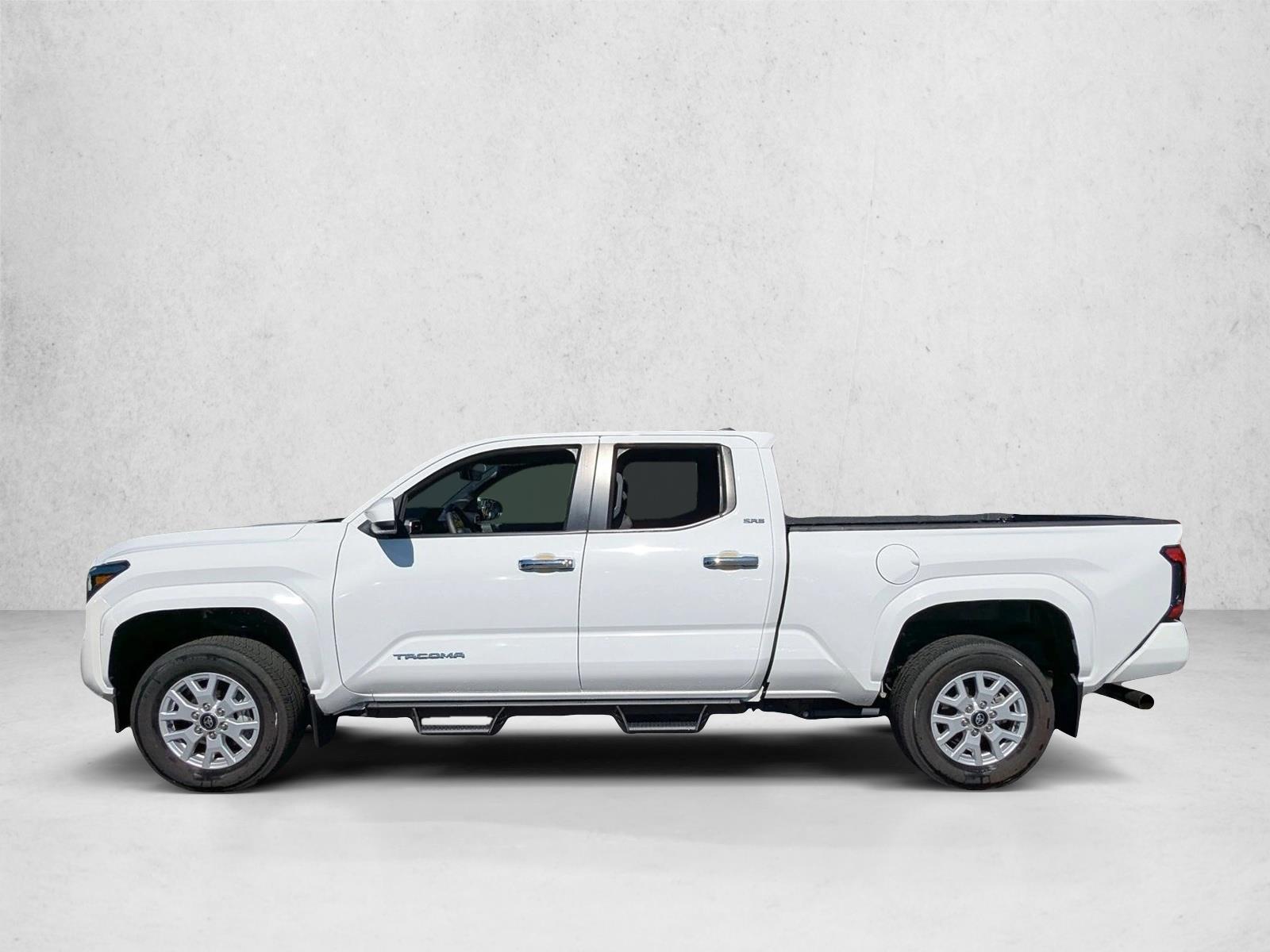 2024 Toyota Tacoma SR5 photo 8