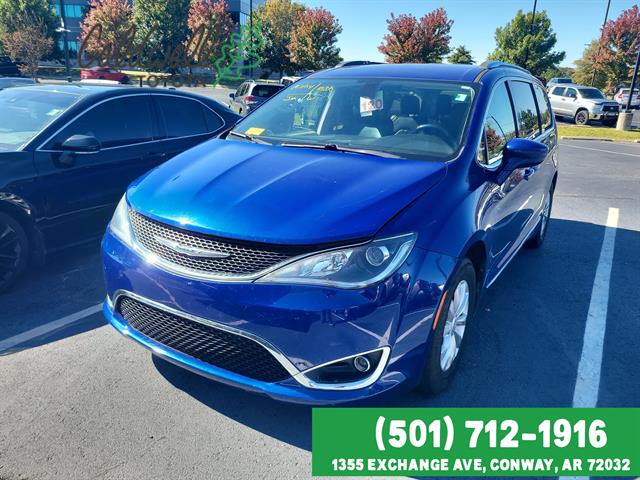 2019 Chrysler Pacifica Touring L's photo