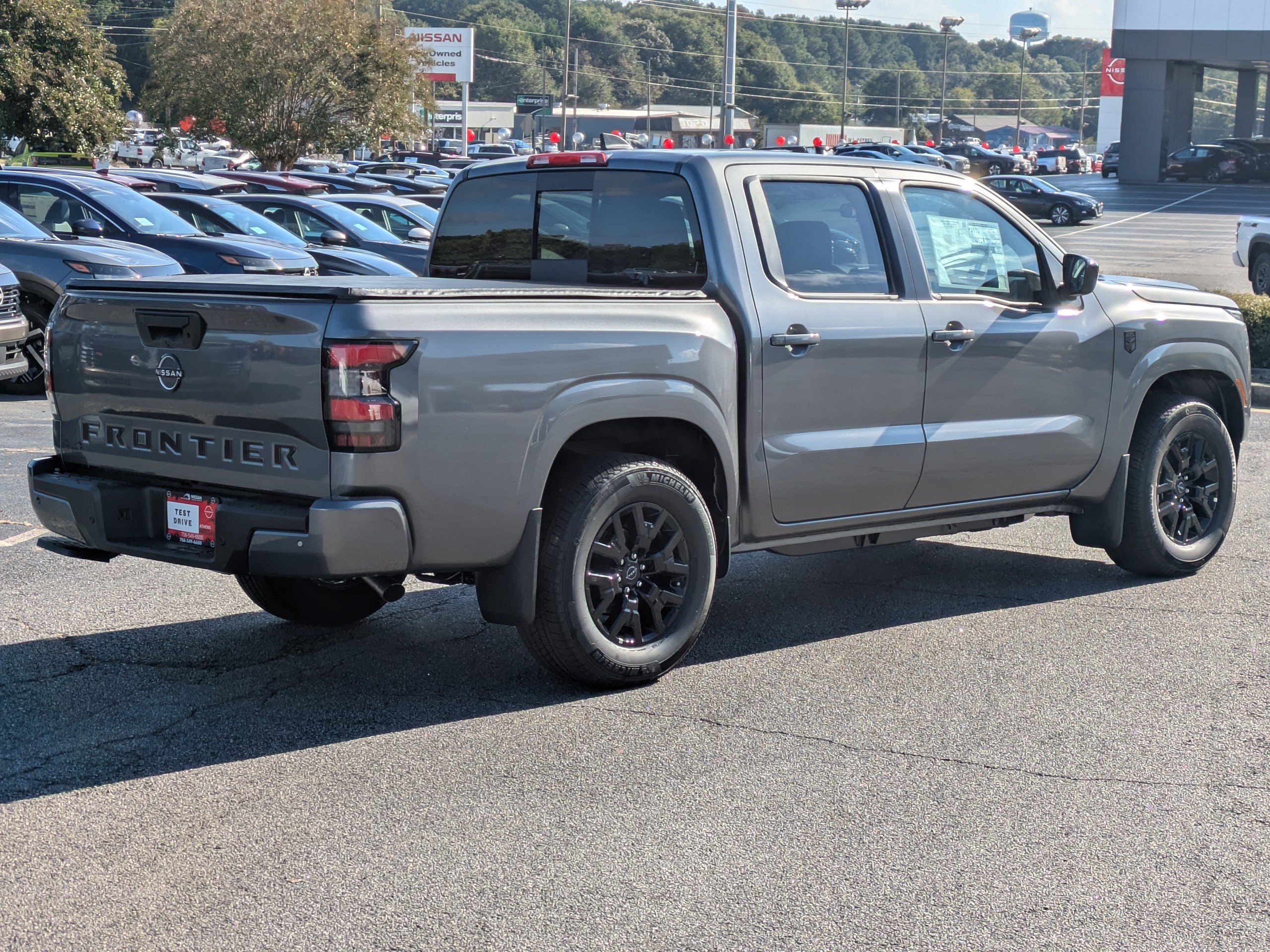 2026 Nissan Frontier Crew Cab SV photo 2