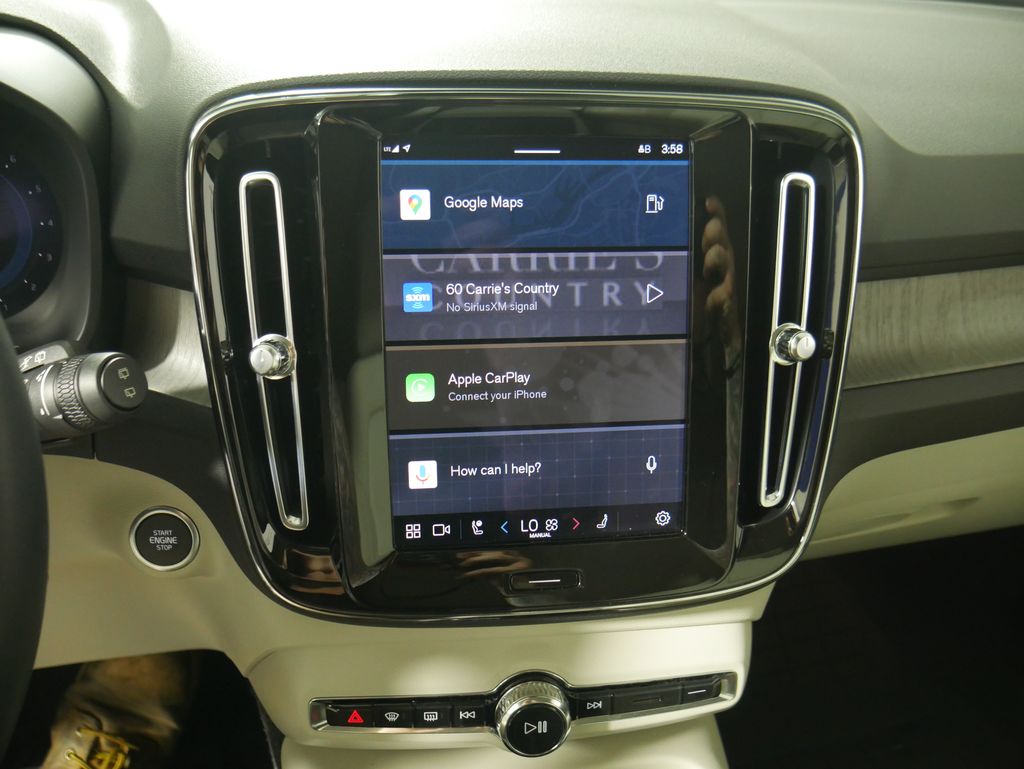 2023 Volvo XC40 Plus photo 21