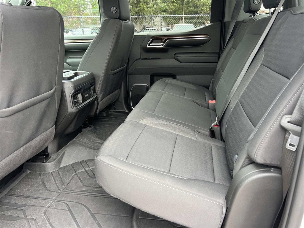 2023 Chevrolet Silverado 1500 RST photo 11