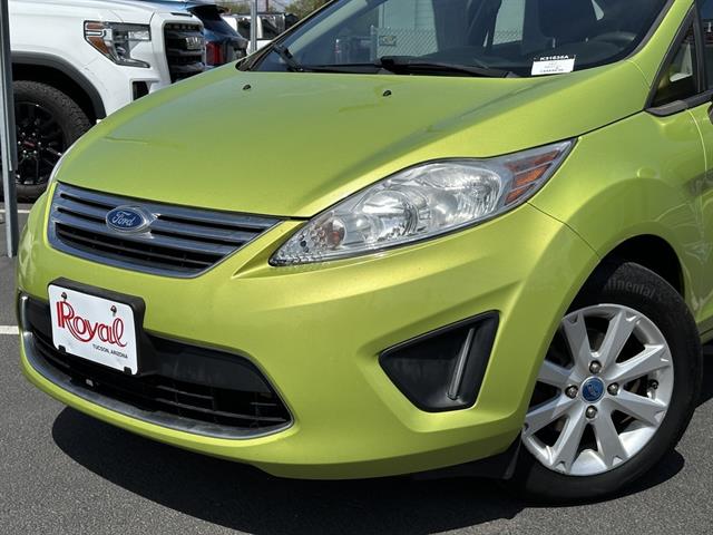 2011 Ford Fiesta SE photo 2