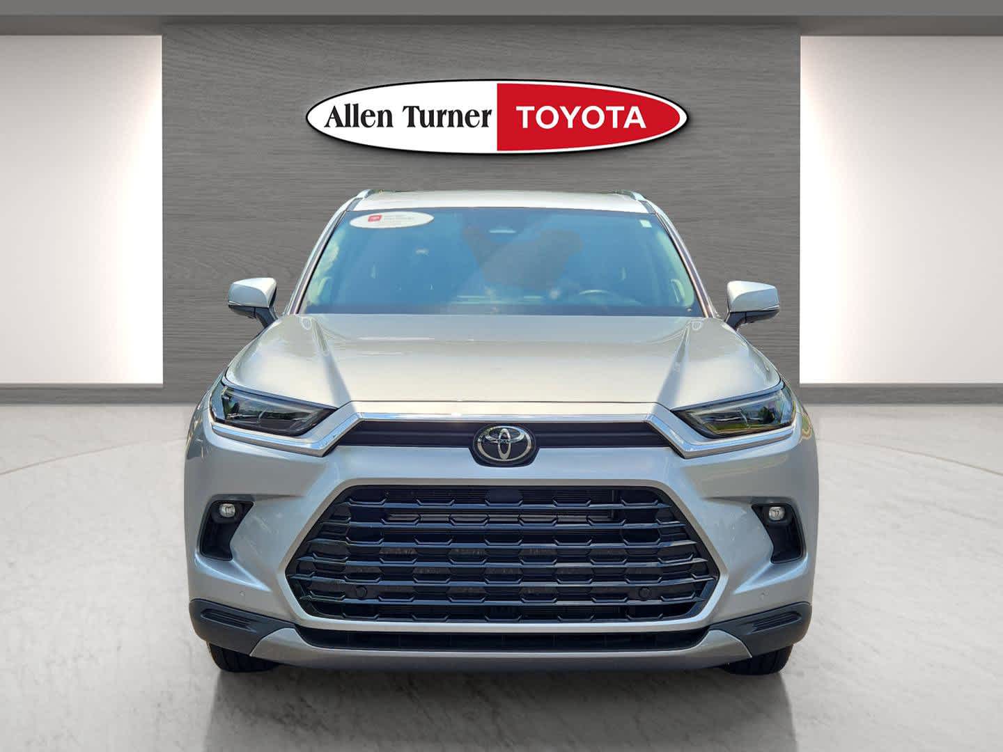 2024 Toyota Grand Highlander Hybrid Limited photo 3