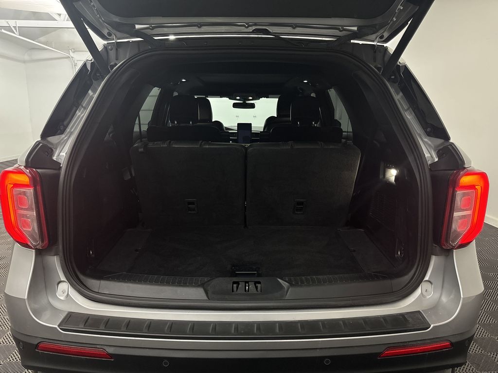 2020 Ford Explorer ST photo 5