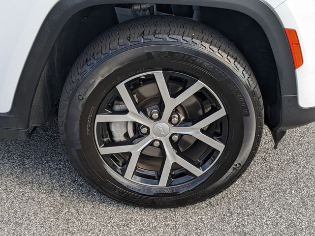 2024 Jeep Grand Cherokee Limited photo 8
