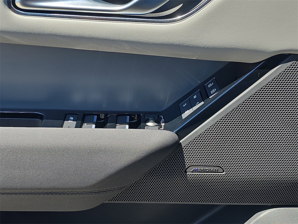 2025 Land Rover Range Rover Velar S photo 23