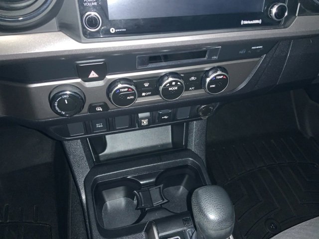 2022 Toyota Tacoma SR 4x4 photo 19