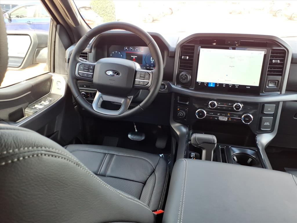 2025 Ford F-150 XLT photo 2