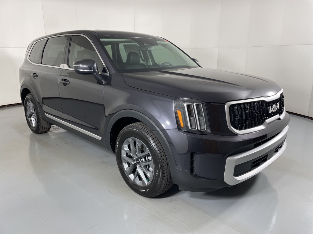2025 Kia Telluride LX photo 2