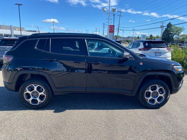 2022 Jeep Compass Trailhawk photo 2