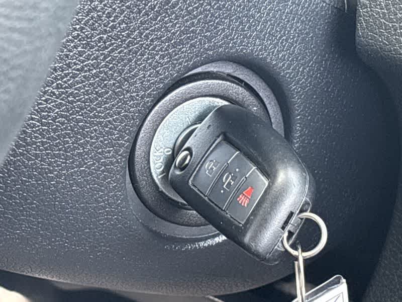 2019 Nissan Rogue S photo 23