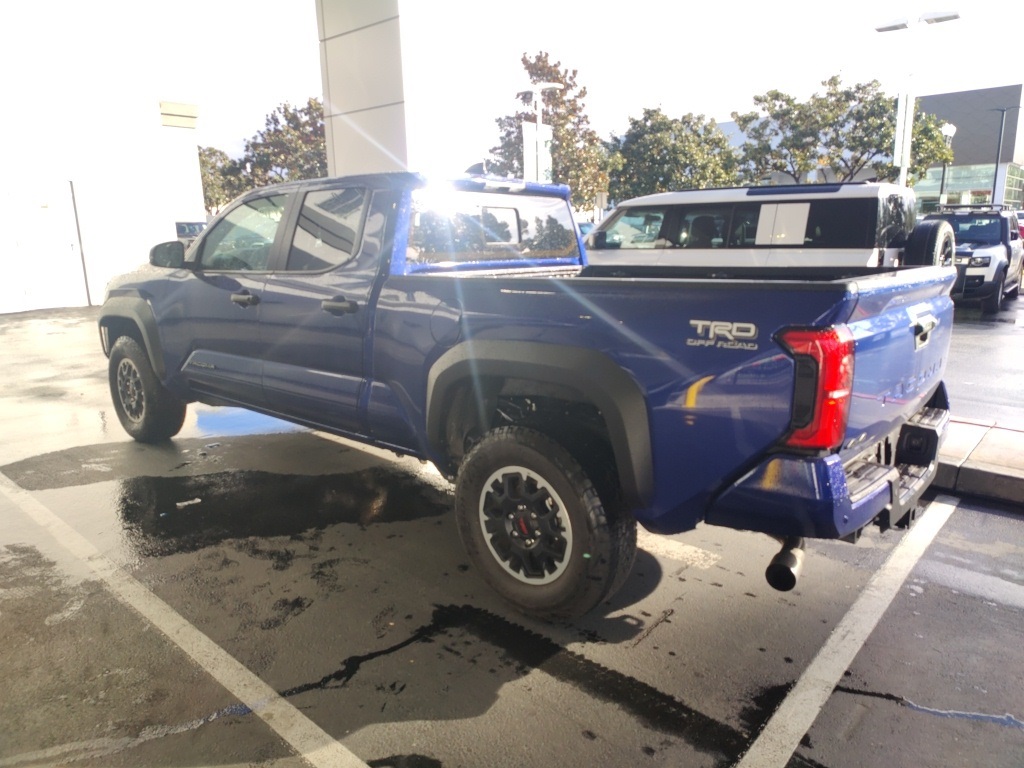 2025 Toyota Tacoma TRD Off-Road photo 4