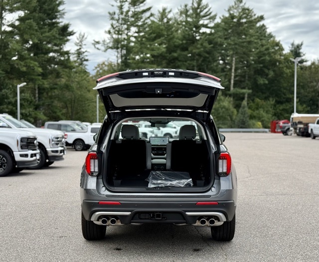 2025 Ford Explorer Platinum photo 6