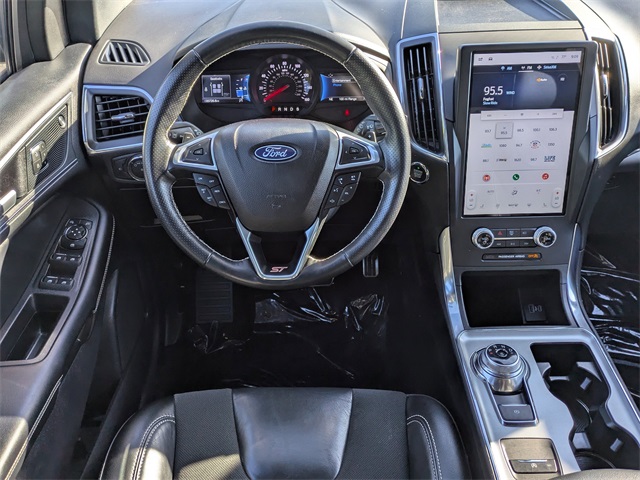 2022 Ford Edge ST photo 16