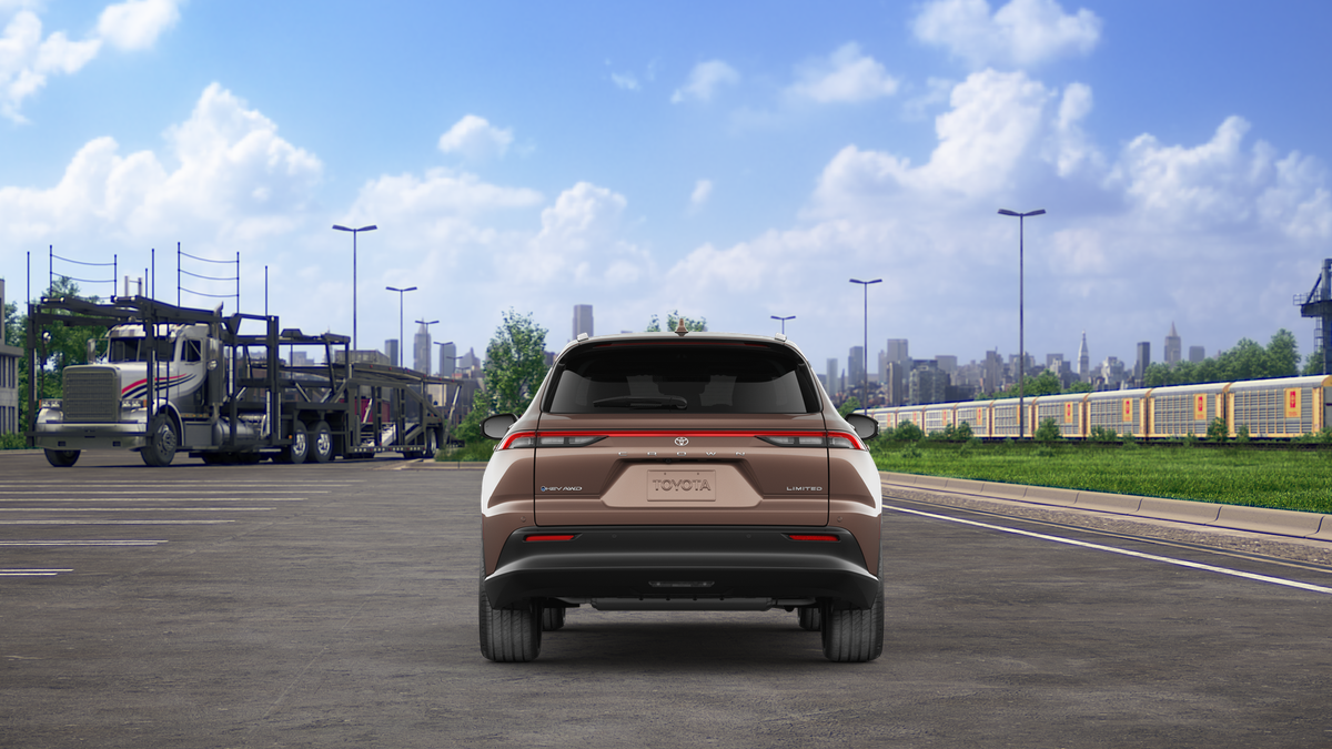 2025 Toyota Crown Signia Limited photo 4