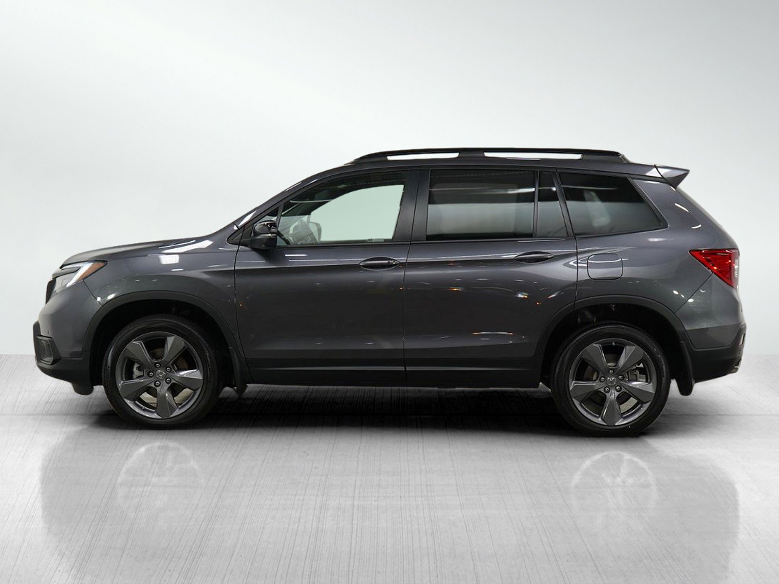 Used 2019 Honda Passport Touring with VIN 5FNYF8H9XKB001177 for sale in Burnsville, Minnesota