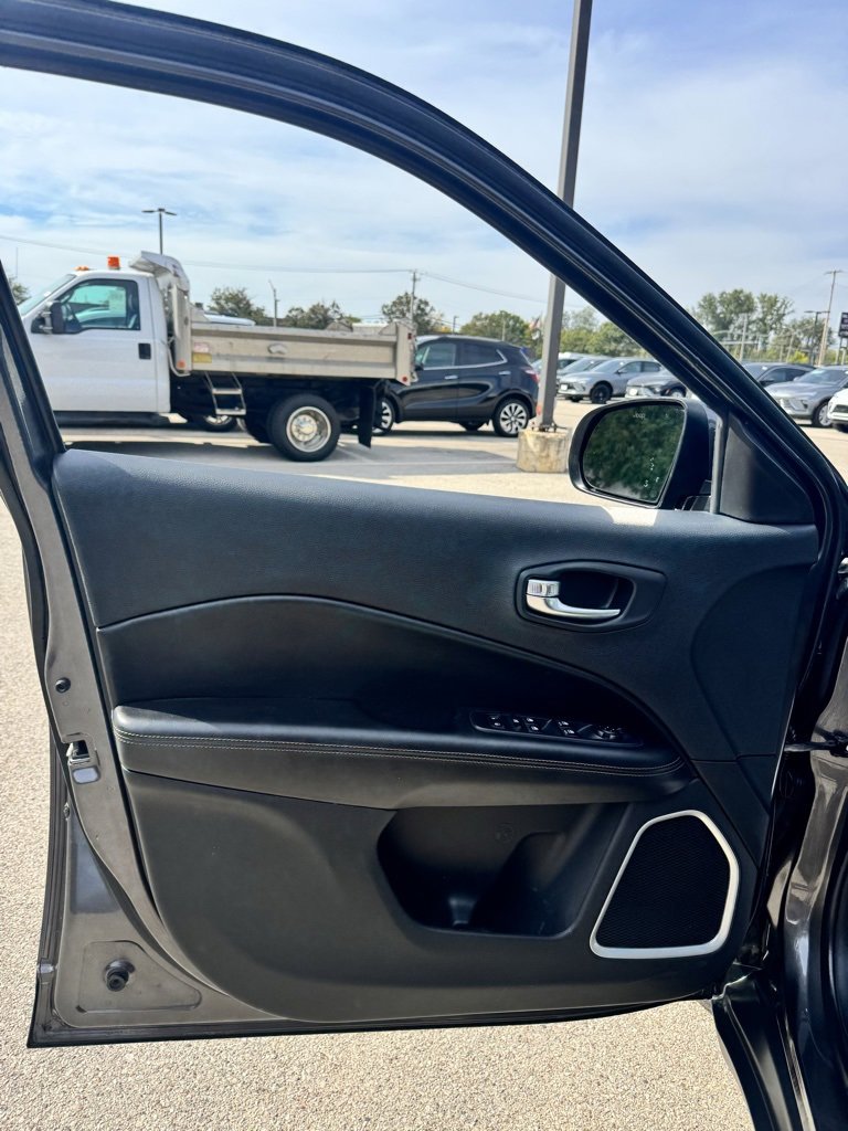 2019 Jeep Compass Limited photo 3