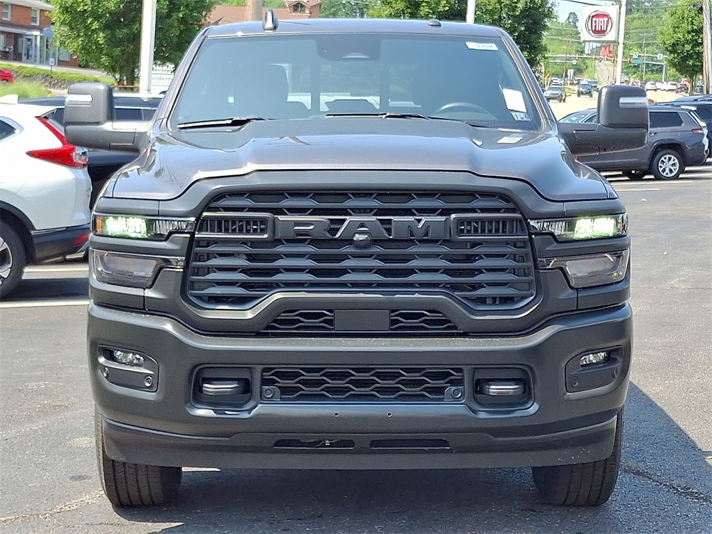 2025 Ram 3500 Tradesman photo 2