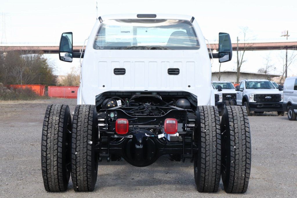 2025 Ford F-750 photo 5