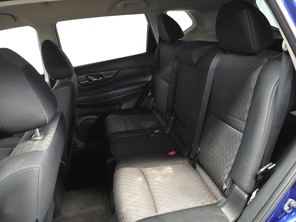 2019 Nissan Rogue SV photo 30