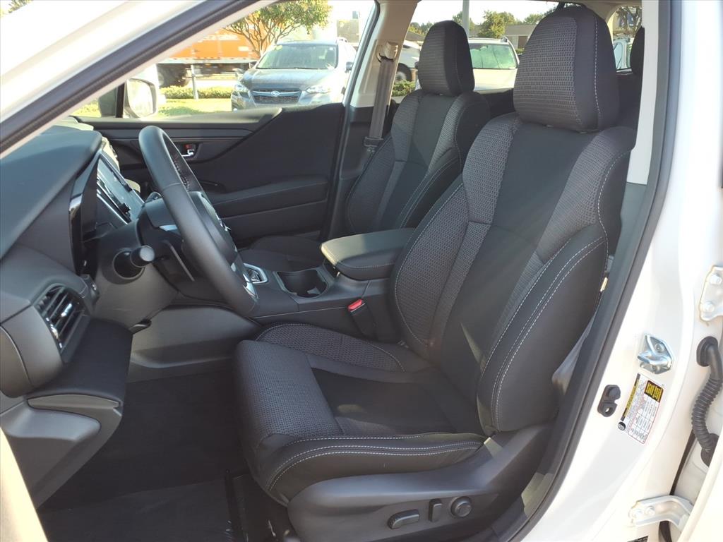 2025 Subaru Outback Premium photo 3