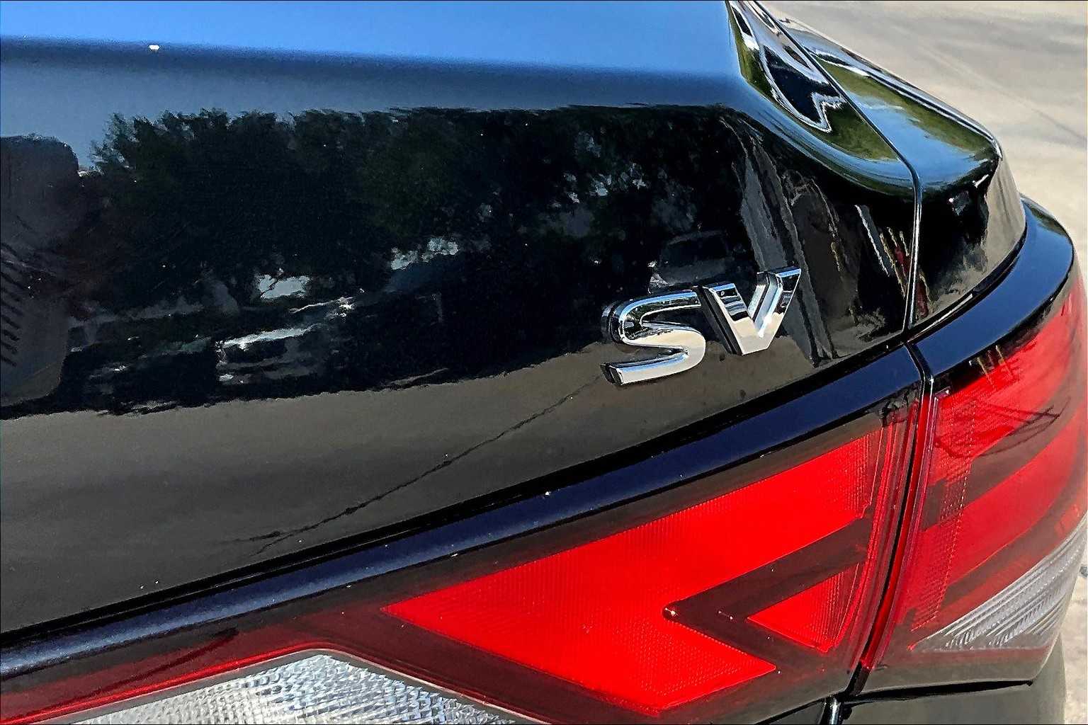 2023 Nissan Sentra SV photo 9