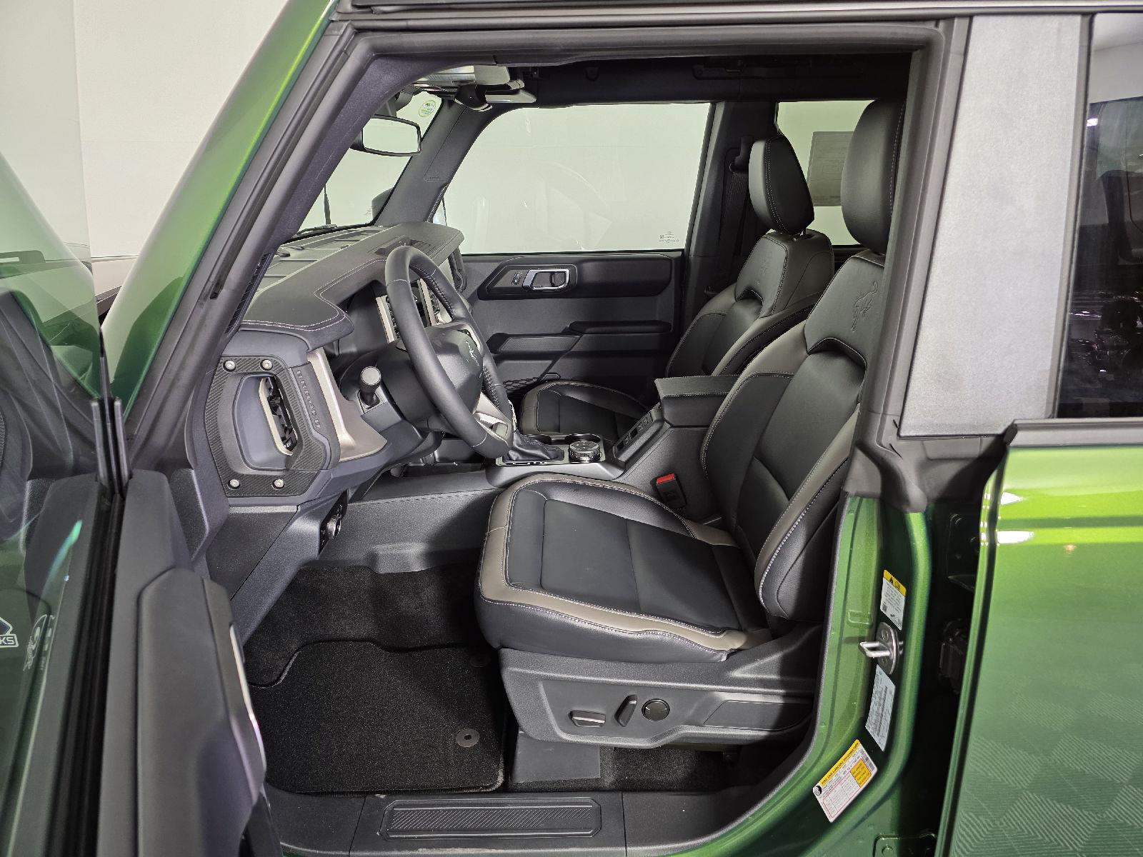 2025 Ford Bronco Outer Banks photo 12