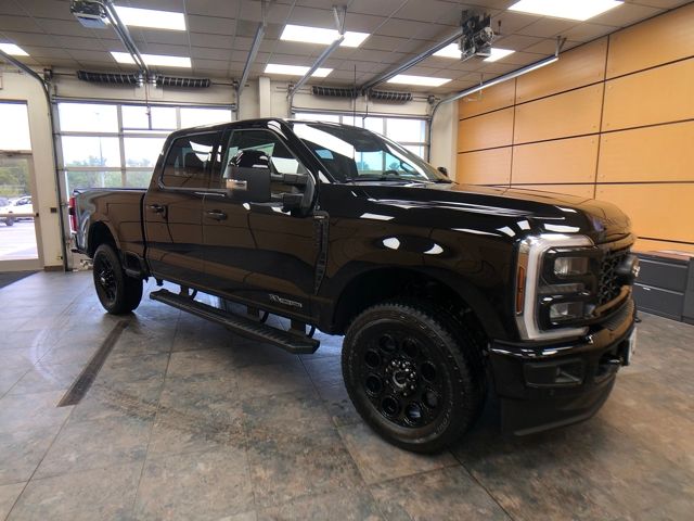 2026 Ford F-250 Lariat photo 2