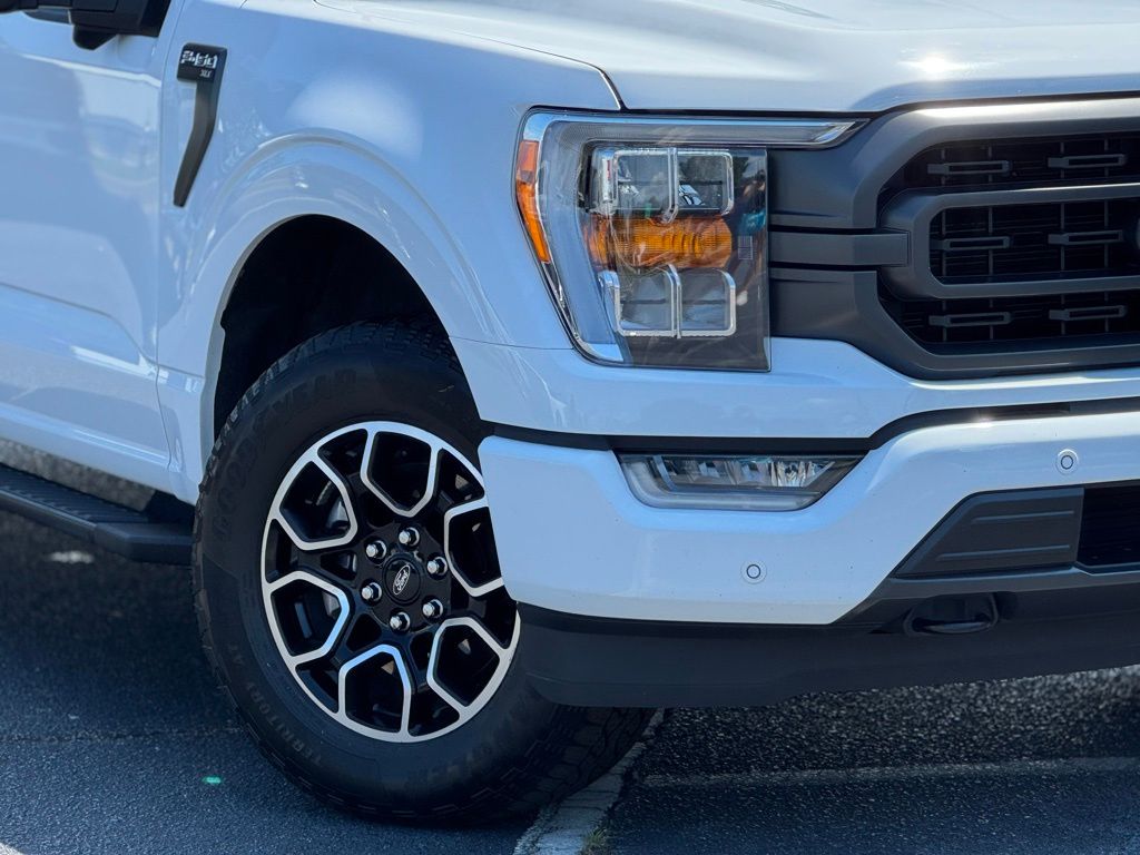 2023 Ford F-150 XLT photo 2