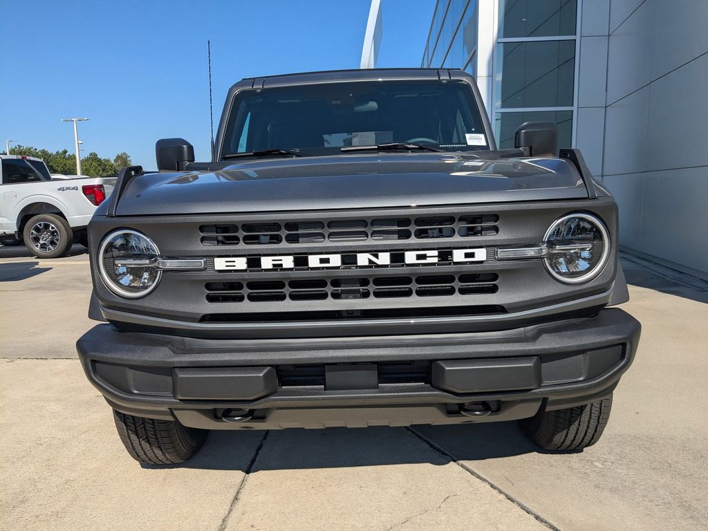 2025 Ford Bronco Base photo 9