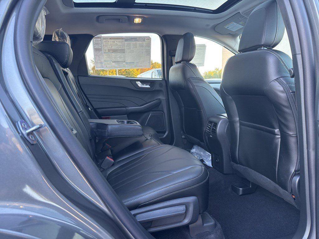 2025 Ford Escape Plug-In Hybrid photo 12