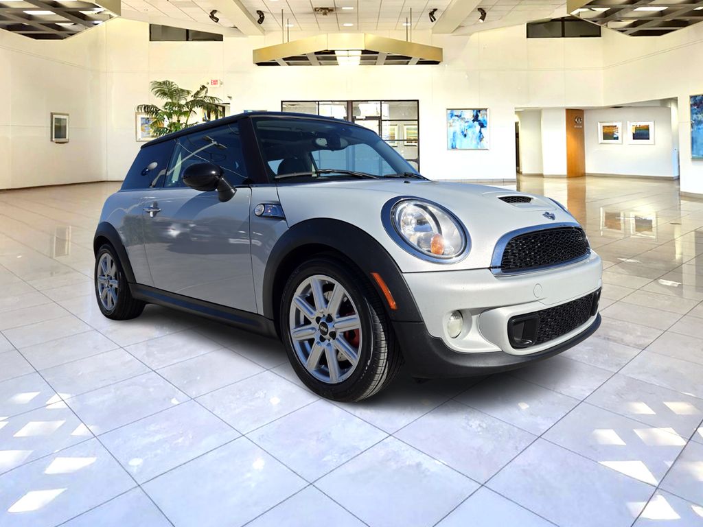 2013 MINI Cooper S's photo