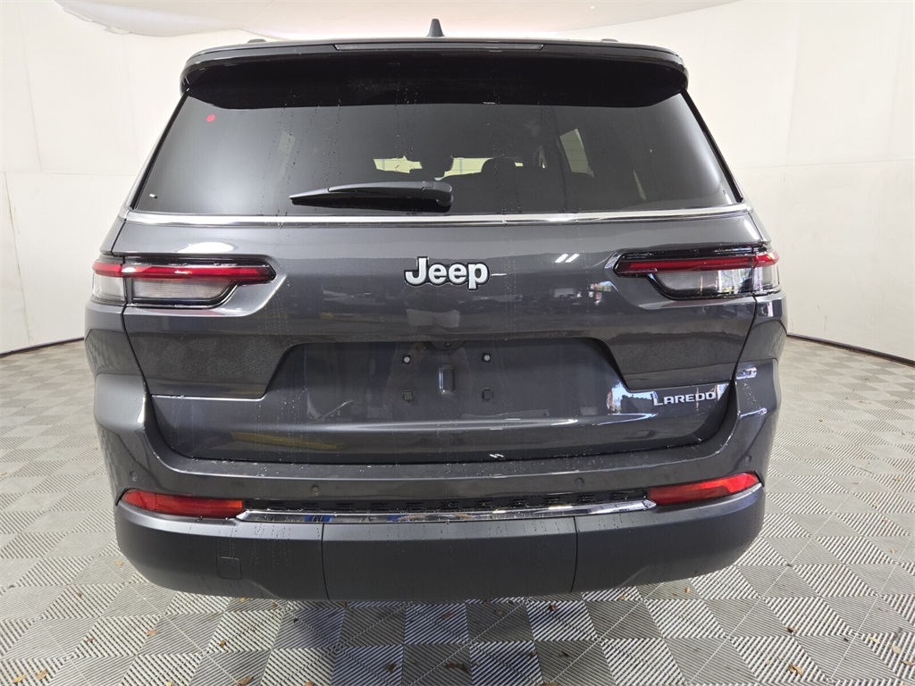 2025 Jeep Grand Cherokee Laredo photo 8
