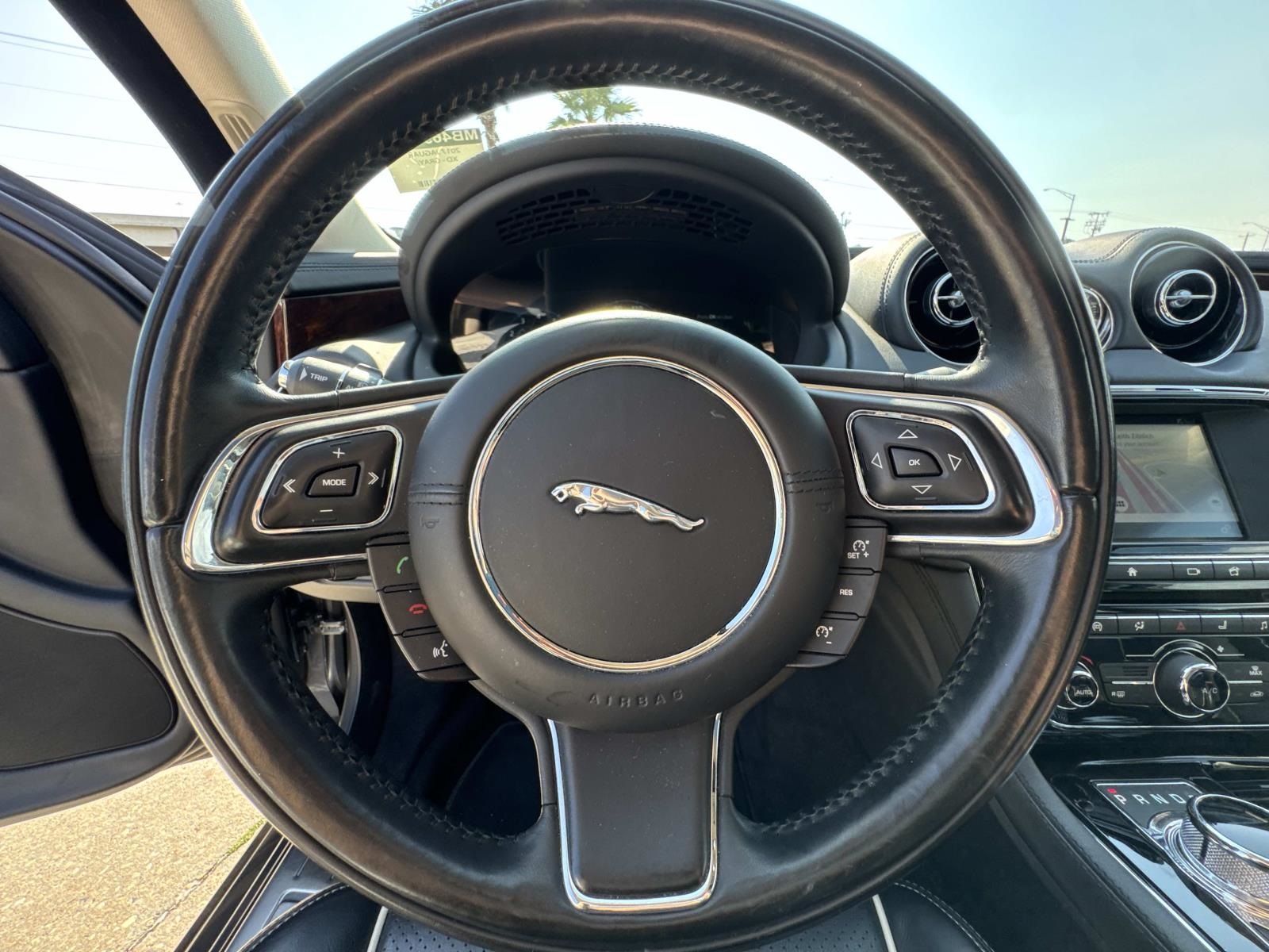 2017 Jaguar XJ R-Sport photo 20