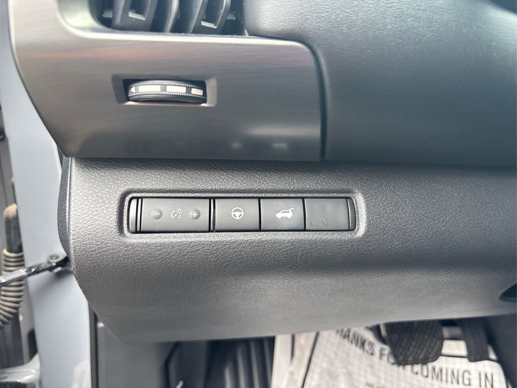2022 Nissan Pathfinder SL photo 35