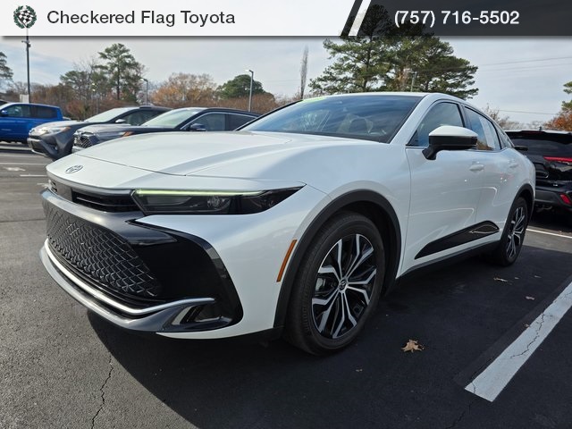 2025 Toyota Crown XLE's photo