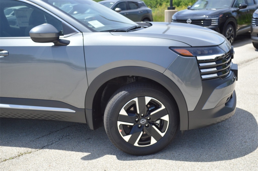 2025 Nissan Kicks SV photo 3