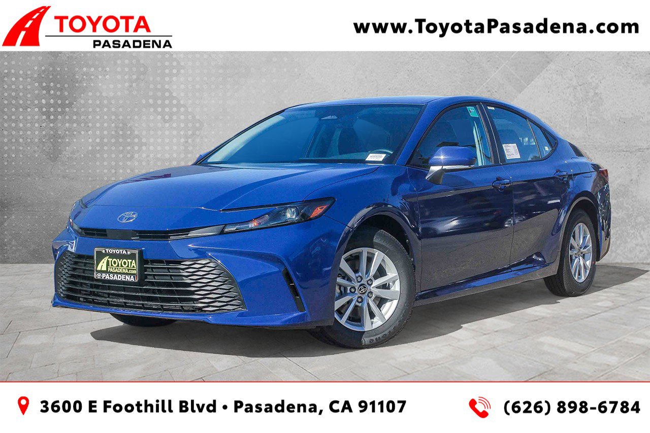 2026 Toyota Camry LE's photo