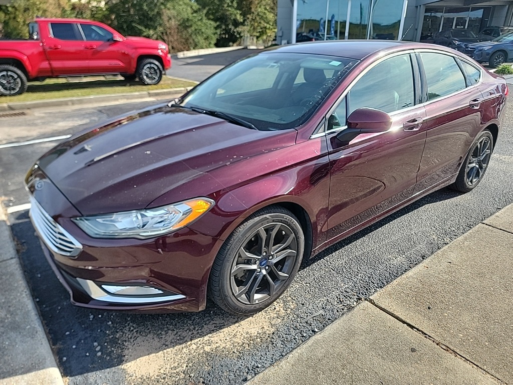 2018 Ford Fusion SE's photo