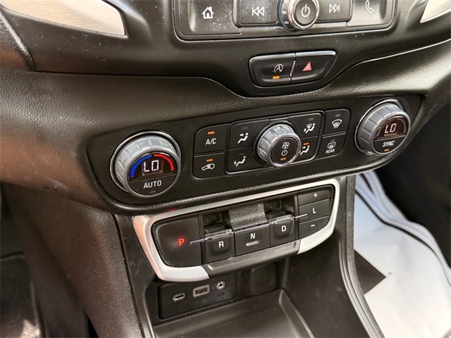 2022 Gmc Terrain SLE photo 18