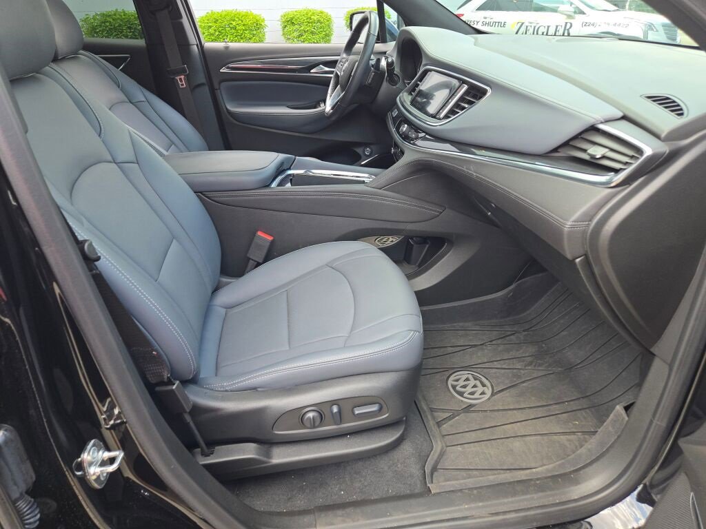 2024 Buick Enclave Essence photo 8